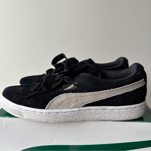 Puma Classic Suede Sneakers Size 6.5 - Picture 2 of 6